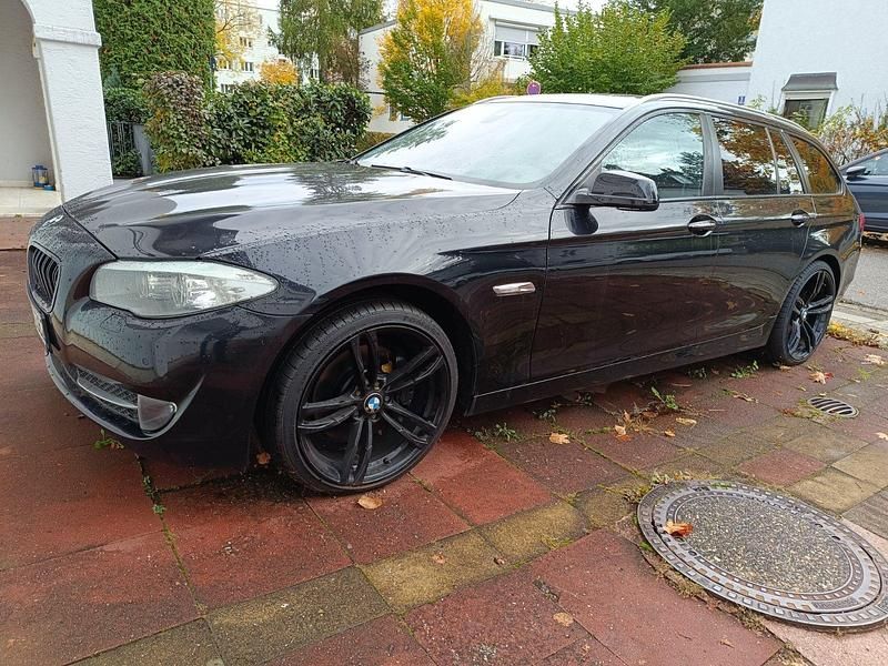 Gebraucht BMW 530 258 PS (189 kW) 2013 Schwarz Kombi