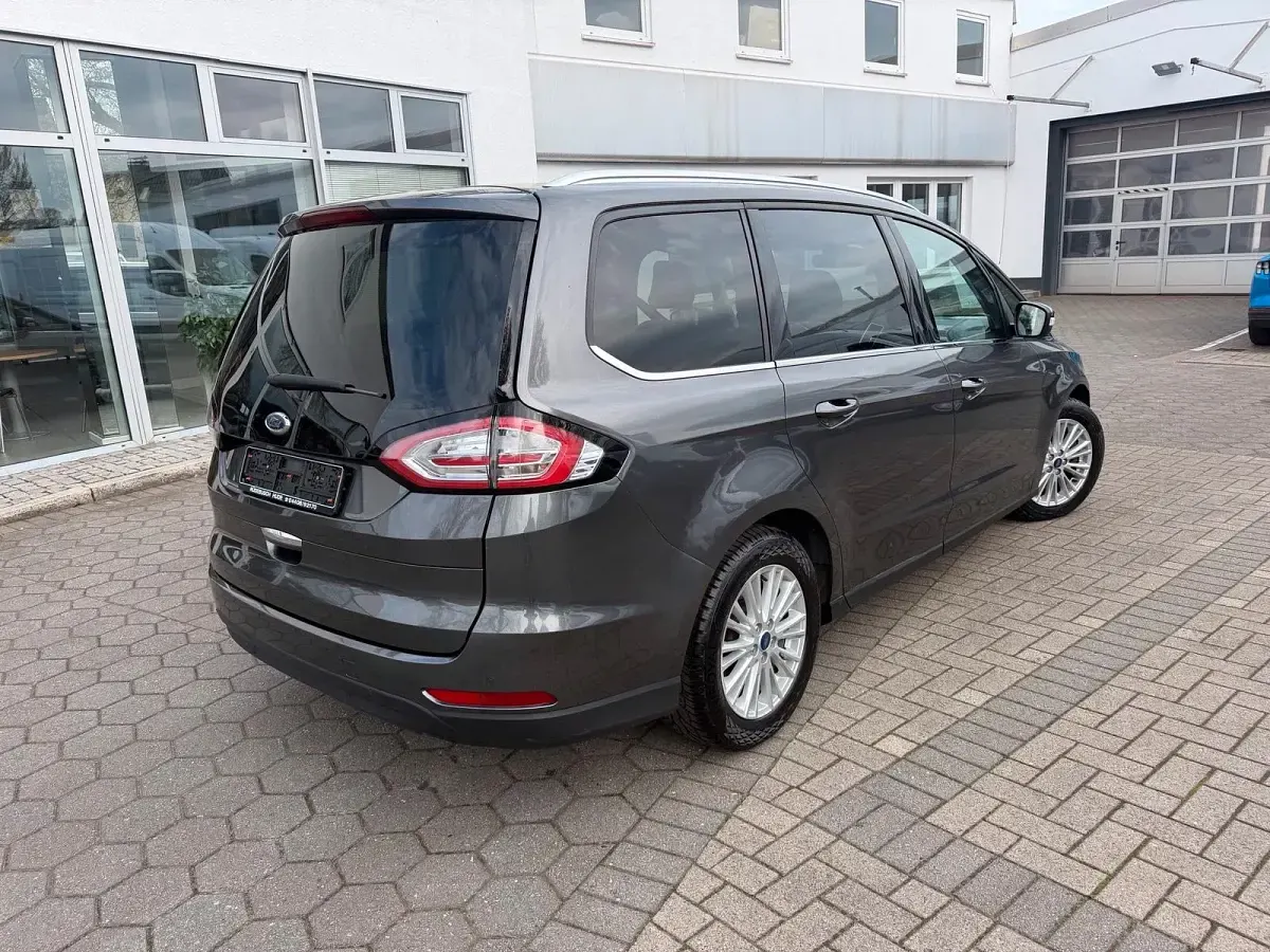 Gebraucht Ford Galaxy Titanium 150 PS (110 kW) 2016 Grau Van / Kleinbus