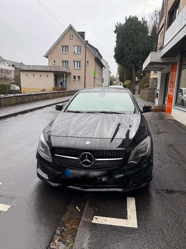 Gebraucht Mercedes CLA200 AMG line 136 PS (100 kW) 2015 Schwarz Coupé