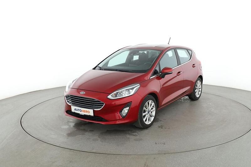 Rot Gebraucht 2017 Ford Fiesta Titanium Kleinwagen | 9.790 € (Etwas zu teuer) - Bild 1/3