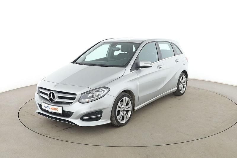 Gebraucht Mercedes B180 Urban 109 PS (80 kW) 2017 Grau Van / Kleinbus