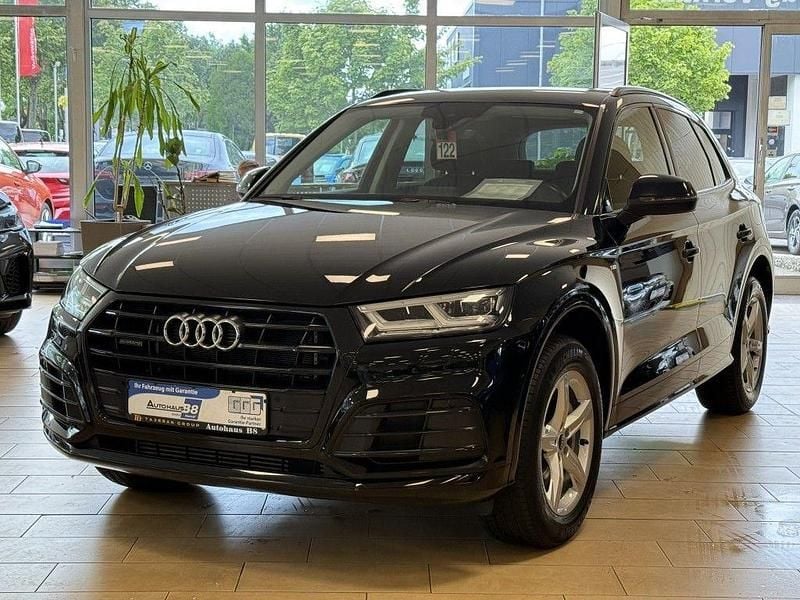 Schwarz brillantschwarz (metallic) Gebraucht 2021 Audi Q5 Comfort SUV | 27.500 € (Superpreis) - Bild 1/4