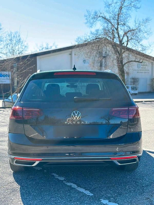 Gebraucht VW Passat Elegance 150 PS (110 kW) 2020 Schwarz Kombi
