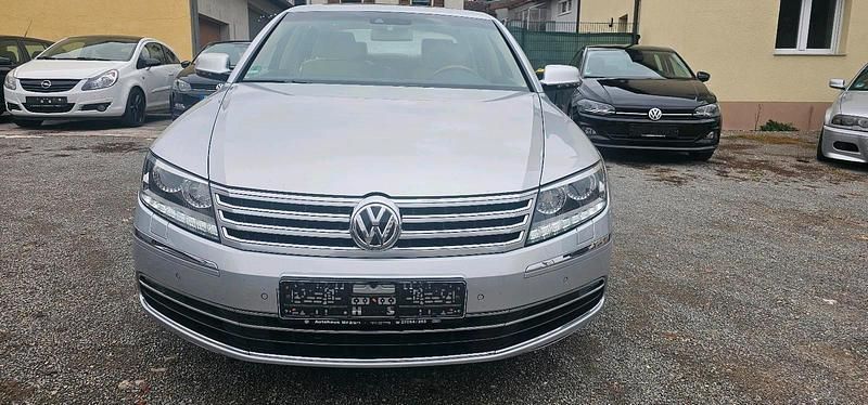 Silber Gebraucht 2014 VW Phaeton Limousine | 11.900 € (Fairer Preis) - Bild 1/4