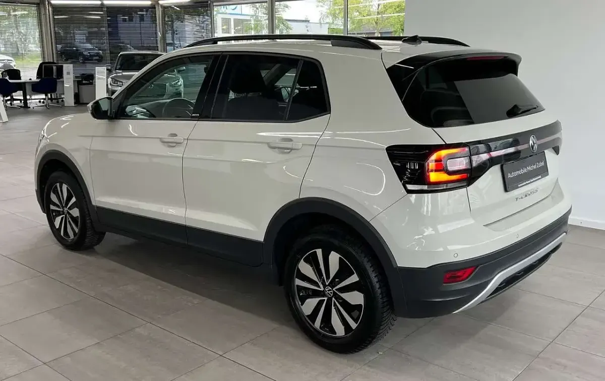 Używany VW T-Cross Move 95 KM (69 kW) 2023 Szary SUV
