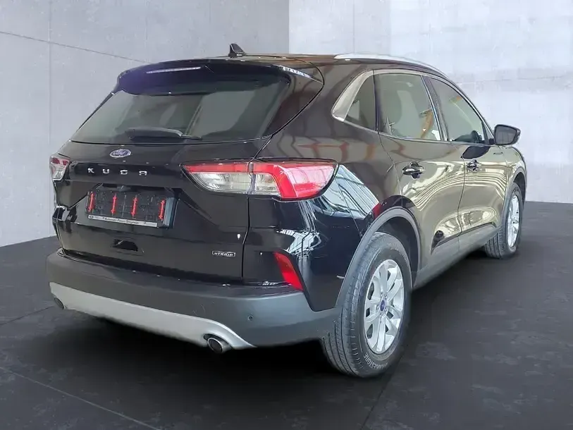 Gebraucht Ford Kuga Titanium 225 PS (165 kW) 2023 Obsidianschwarz (metallic) SUV