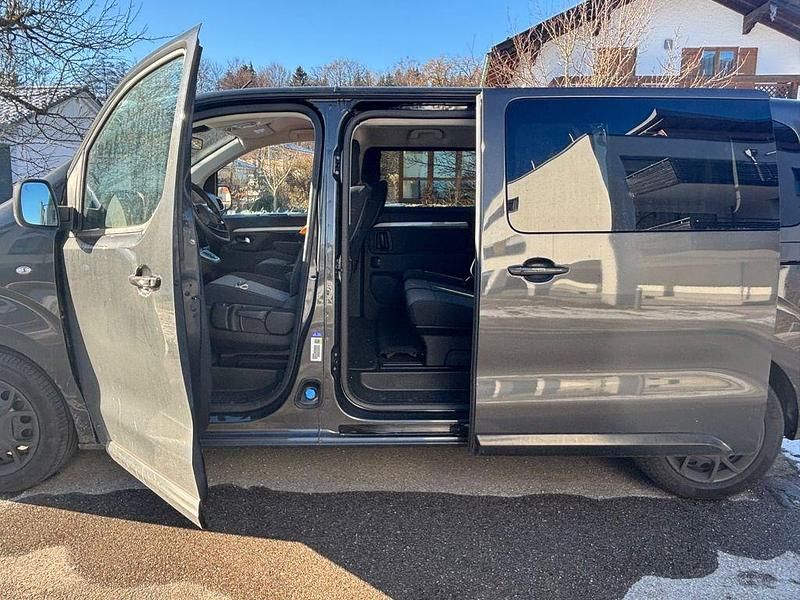 Gebraucht Citroën Spacetourer 177 PS (130 kW) 2025 Grau Van / Kleinbus