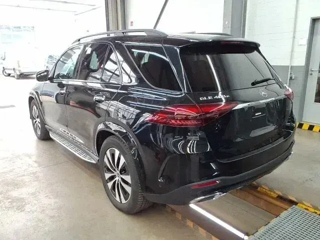 Gebraucht Mercedes GLE400 AMG line 252 PS (185 kW) 2024 Obsidianschwarz SUV