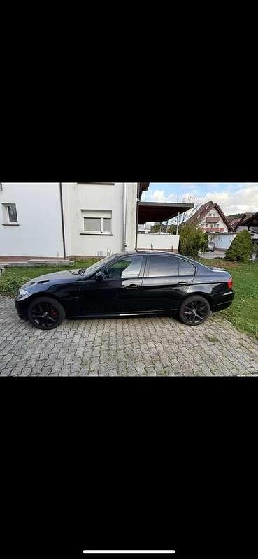 Gebraucht BMW 316 116 PS (85 kW) 2011 Schwarz Limousine