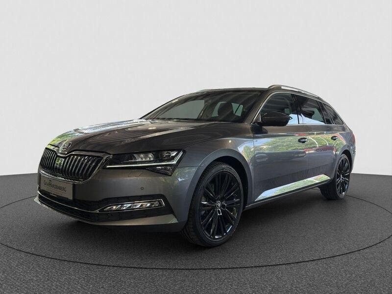 Grau Gebraucht 2023 Skoda Superb Style Kombi | 32.490 € (Fairer Preis) - Bild 1/4