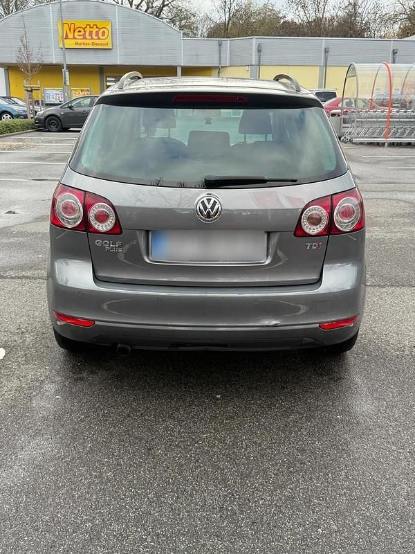 Second-hand VW Golf Plus Cross 105 CP (77 kW) 2012 Gri Monovolum