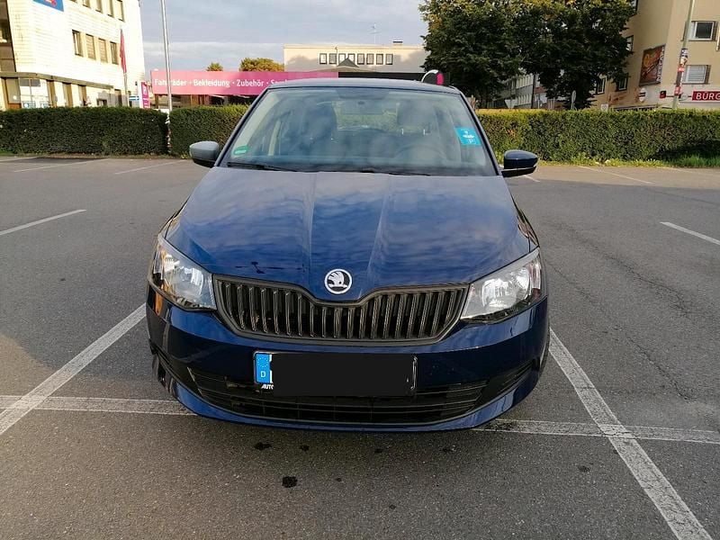 Blau Gebraucht 2018 Skoda Fabia Kleinwagen | 8.900 € (Guter Preis) - Bild 1/4