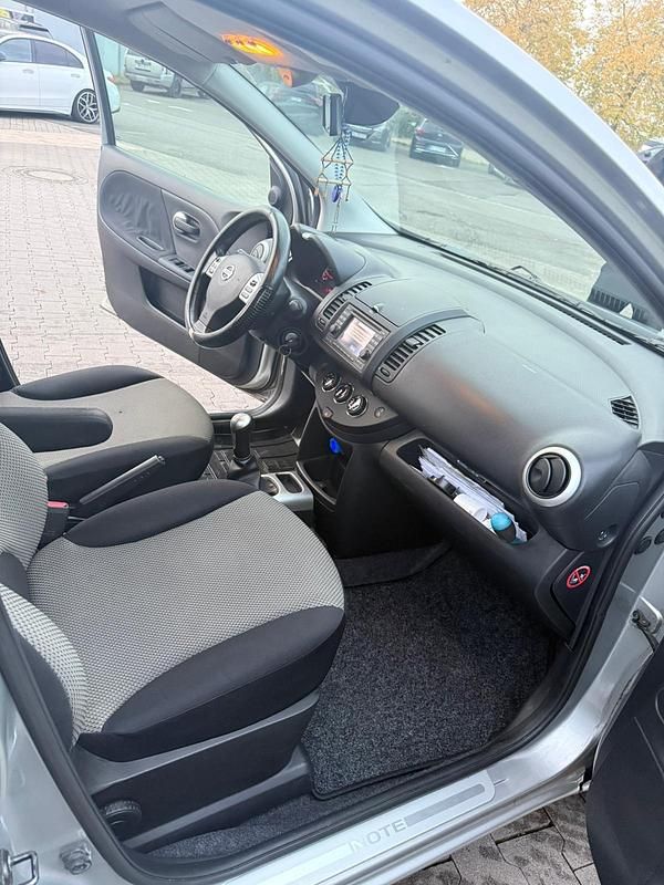 Silber Gebraucht 2010 Nissan Note Kleinwagen | 4.200 € - Bild 1/4