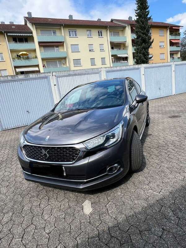 Grau Gebraucht 2017 DS Automobiles DS4 | 12.500 € - Bild 1/4