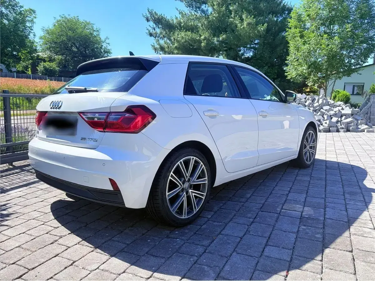 Gebraucht Audi A1 Sportback Sport 95 PS (69 kW) 2019 Weiß Kleinwagen
