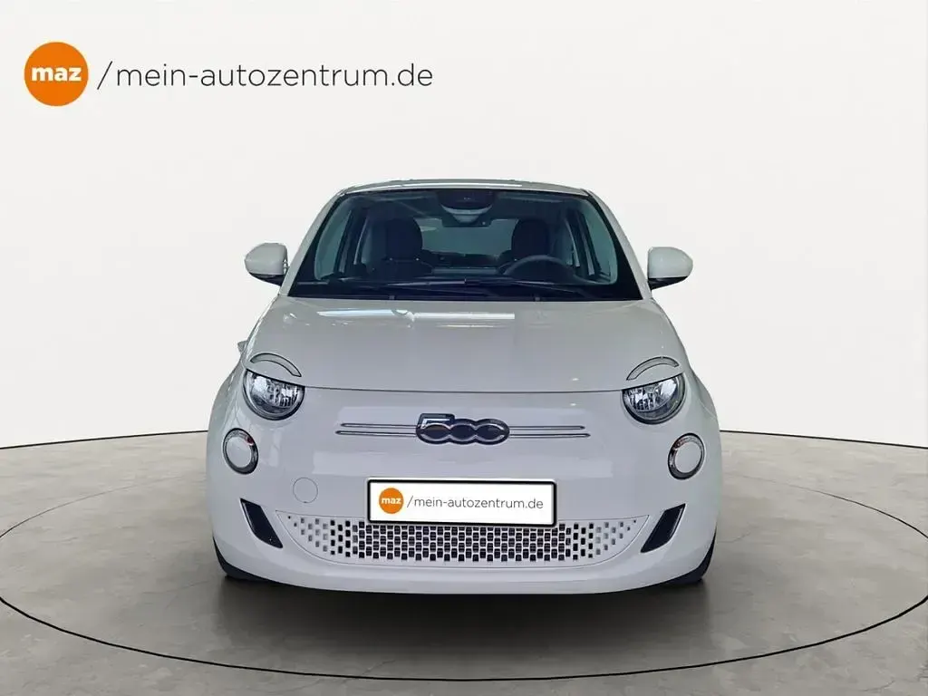 Gebraucht Fiat 500e Basis 86 kW (118 PS) 2023 Weiss Kleinwagen