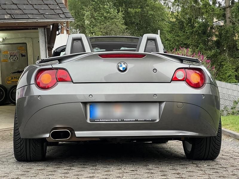 Grau Gebraucht 2003 BMW Z4 Cabrio | 10.500 € (Guter Preis) - Bild 1/4