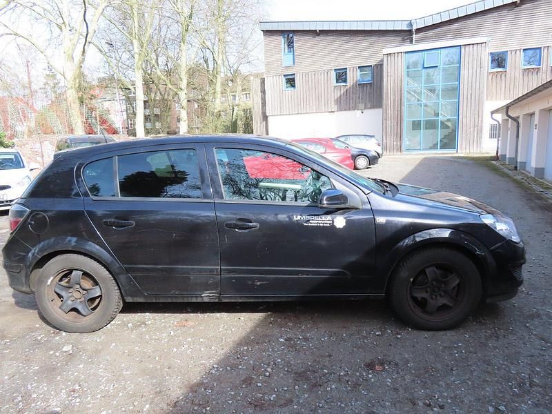 Gebraucht Opel Astra 90 PS (66 kW) 2008 Schwarz Limousine