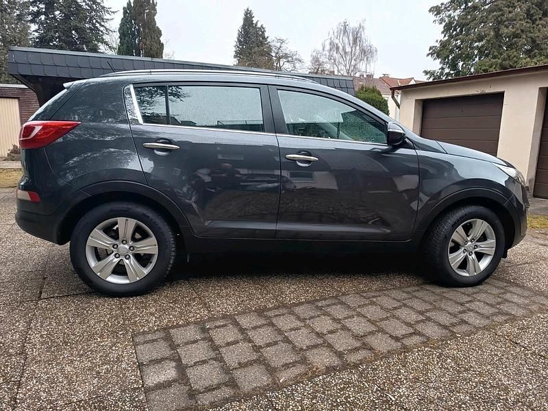 Gebraucht Kia Sportage 150 PS (110 kW) 2011 Grau SUV