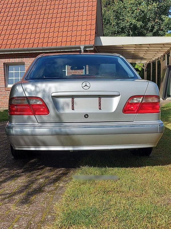 Gebraucht Mercedes E320 224 PS (164 kW) 2001 Silber Limousine