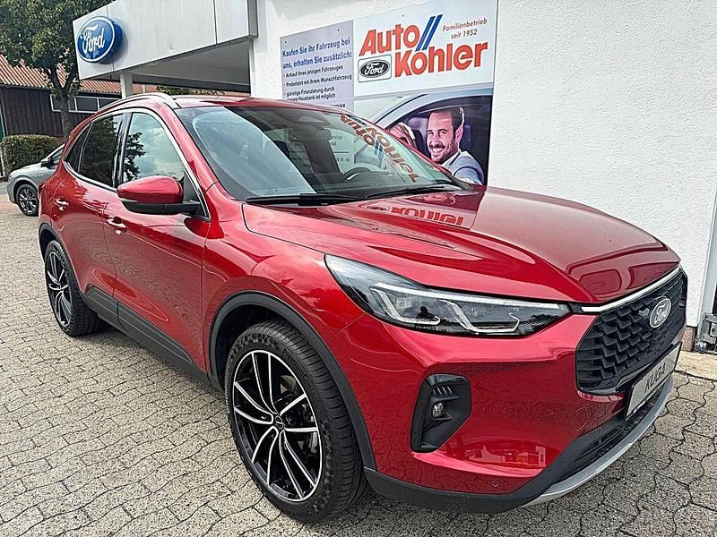 Lucidrot metallic Gebraucht 2024 Ford Kuga Titanium SUV | 31.850 € (Etwas zu teuer) - Bild 1/4