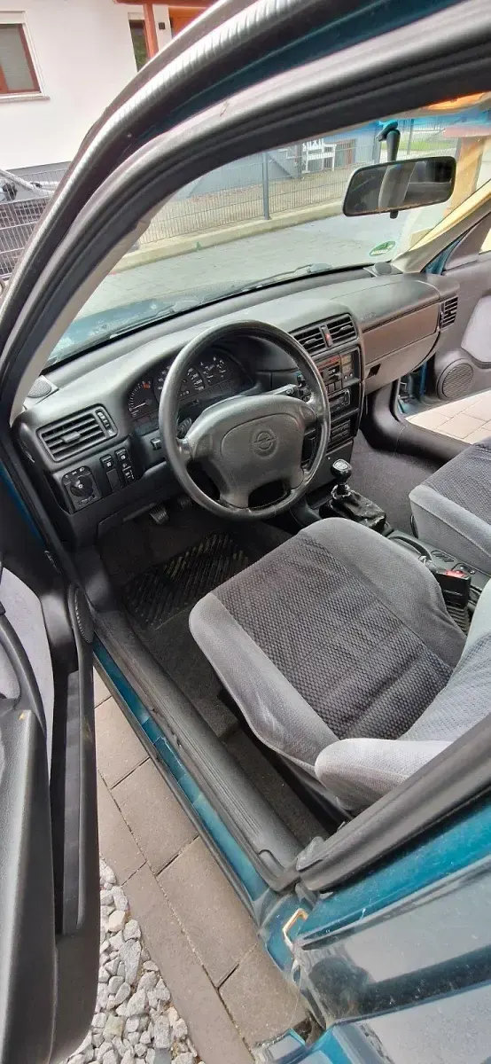 Gebraucht Opel Vectra 115 PS (84 kW) 1995 Limousine