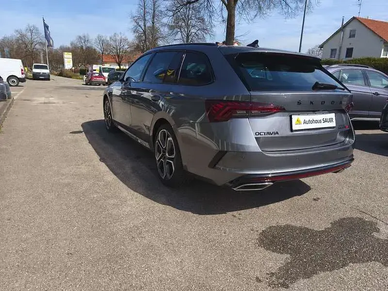 Gebraucht Skoda Octavia RS 245 PS (180 kW) 2024 Graphite grau metallic Kombi