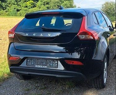 Gebraucht Volvo V40 Kinetic 122 PS (89 kW) 2018 Schwarz Kombi