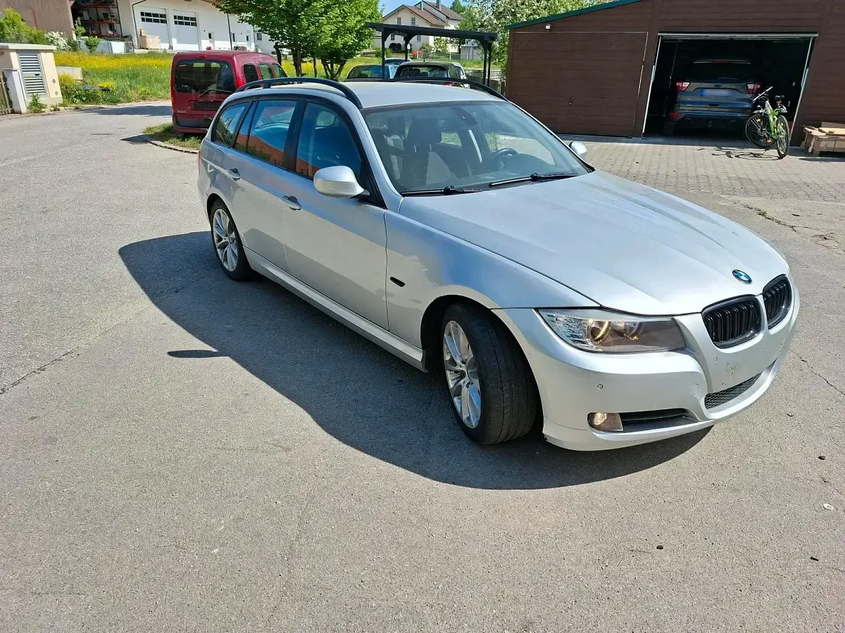 Gebraucht BMW 318 143 PS (105 kW) 2008 Silber Kombi