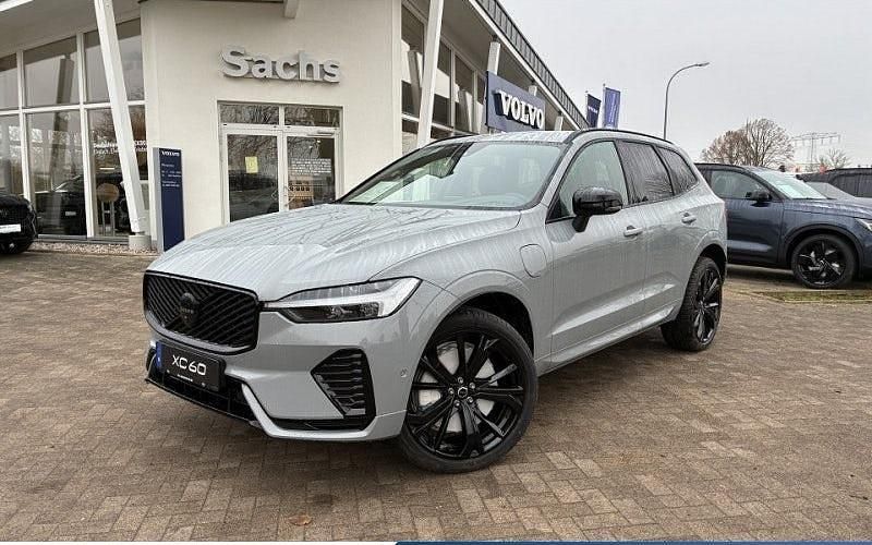 Neu Volvo XC60 Plus 250 PS (183 kW) 2025 Grau SUV