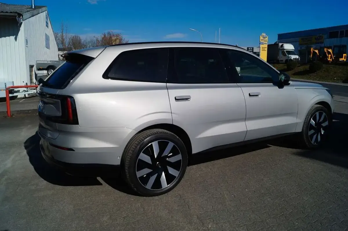 Gebraucht Volvo EX90 Ultra 300 kW (408 PS) 2025 Silber SUV