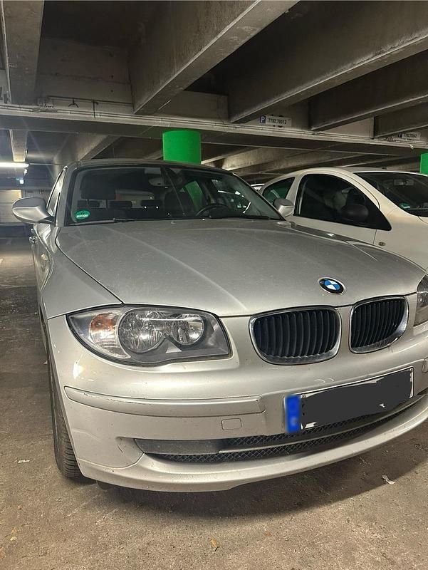 Gebraucht BMW 118 145 PS (106 kW) 2011 Grau Kleinwagen