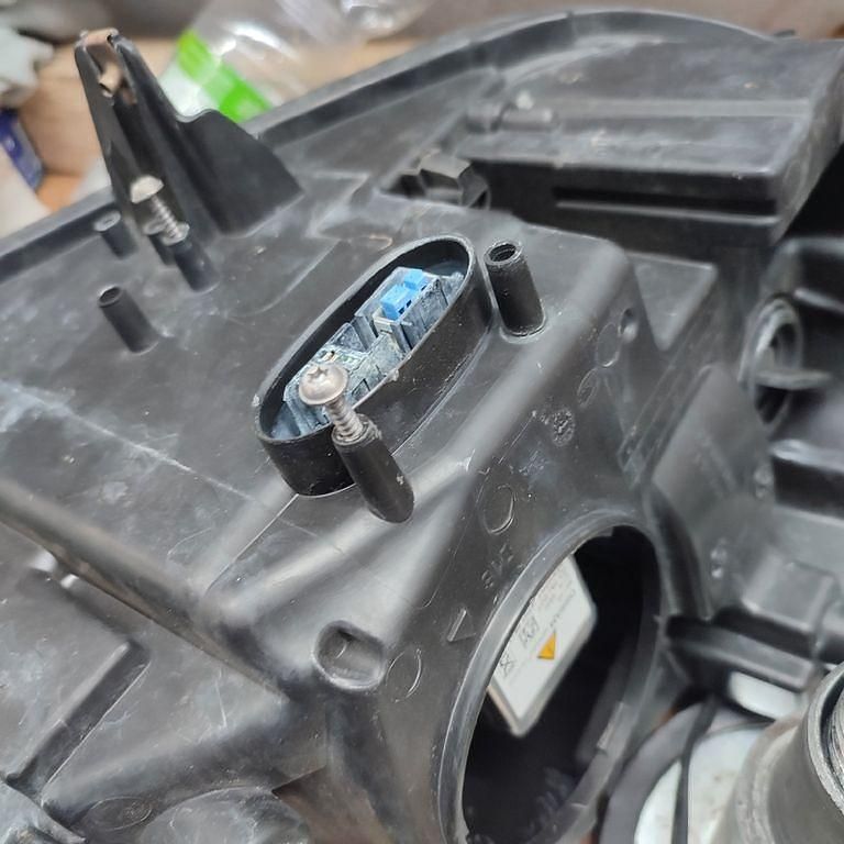 Silber Gebraucht 2005 Audi A6 Kombi | 2.999 € (Fairer Preis) - Bild 1/4