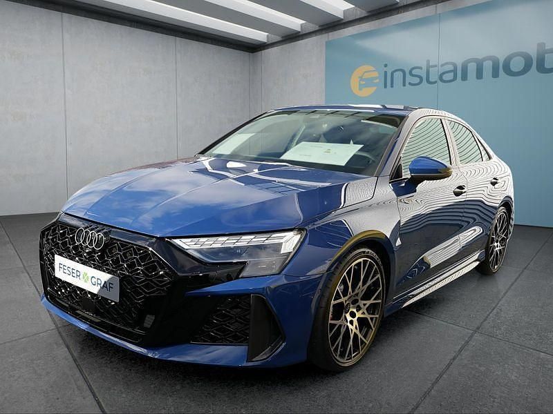 Blau Gebraucht 2025 Audi RS3 Kleinwagen | 73.799 € (Teuer) - Bild 1/4