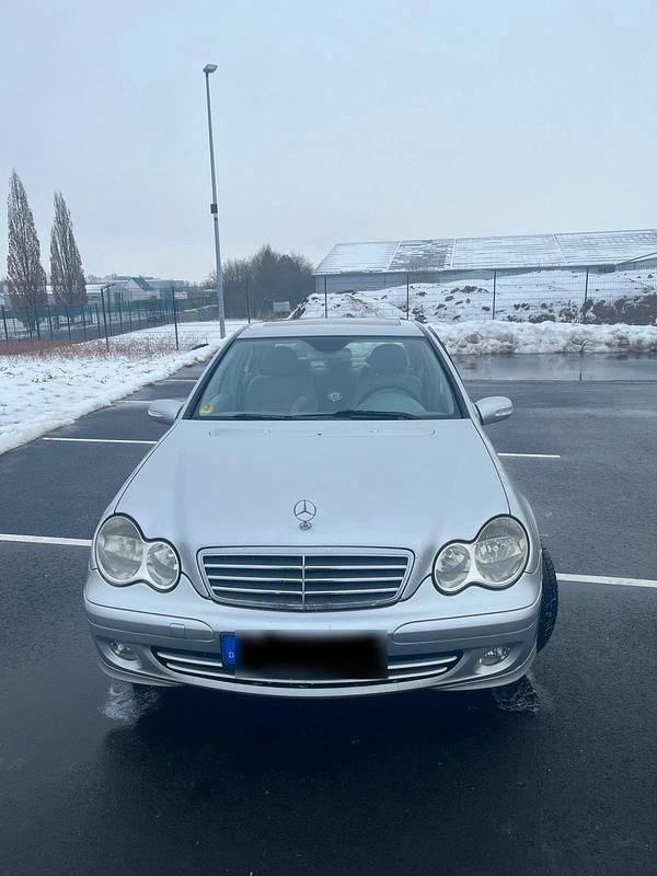 Gebraucht Mercedes 220 2004 Silber Limousine