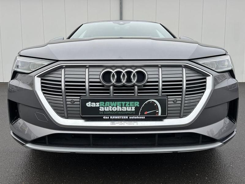 Gebraucht Audi e-tron Advanced Plus 230 kW (313 PS) 2022 Grau SUV