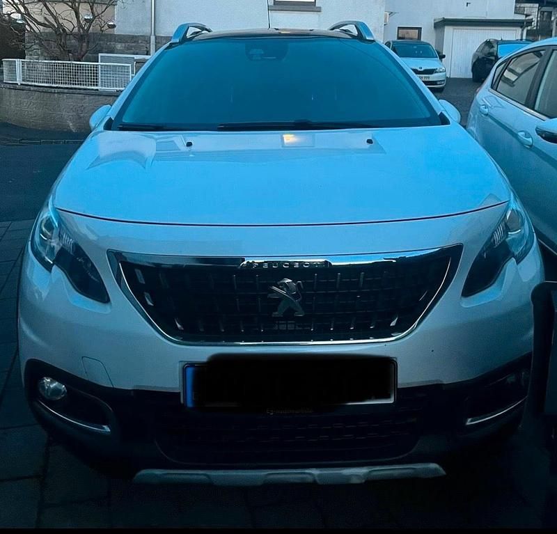 Weiß Gebraucht 2018 Peugeot 2008 SUV | 10.600 € (Fairer Preis) - Bild 1/4