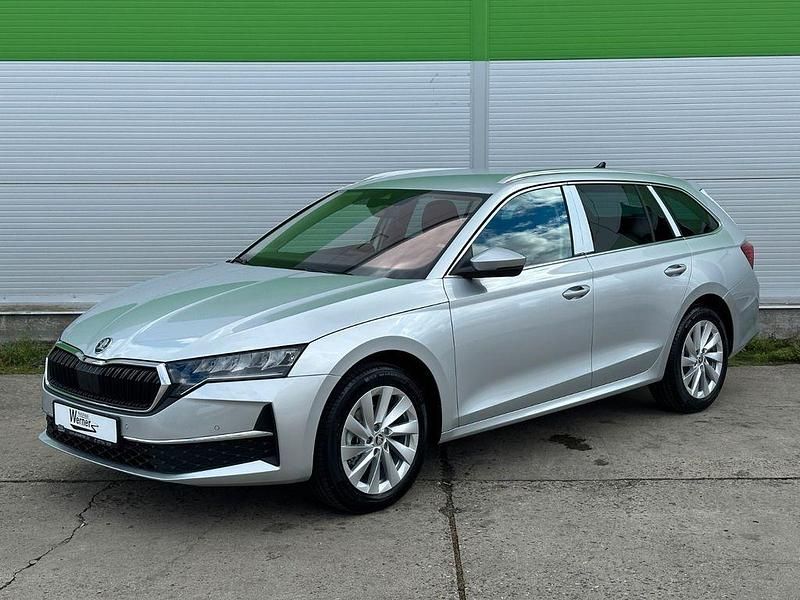 Silber brilliant Neu 2024 Skoda Octavia Selection Kombi | 32.690 € (Teuer) - Bild 1/2