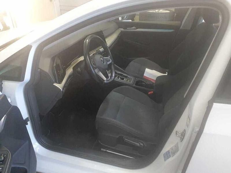 Gebraucht VW Golf VII Life 150 PS (110 kW) 2020 Pure white Limousine