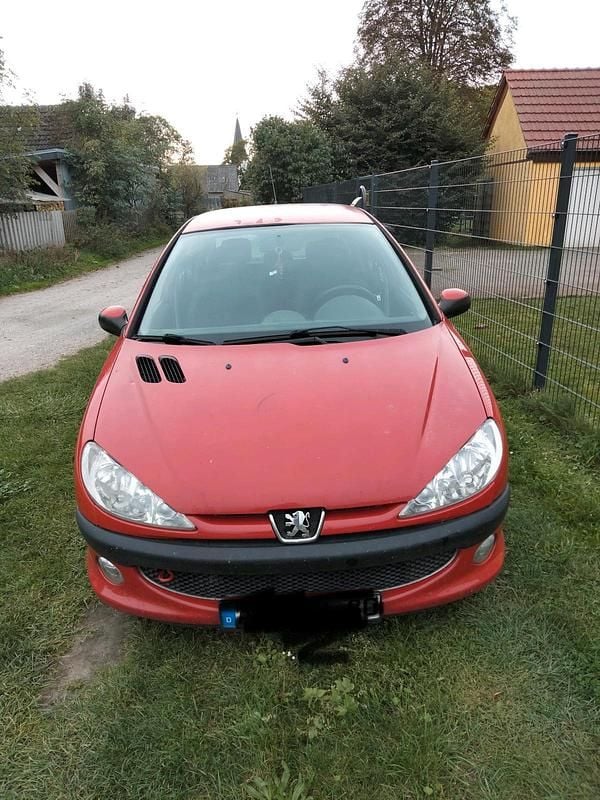 Rot Gebraucht 2006 Peugeot 206 Kleinwagen | 1.200 € (Fairer Preis) - Bild 1/4