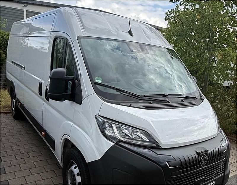 Weiß Gebraucht 2024 Peugeot Boxer Van | 22.000 € - Bild 1/4