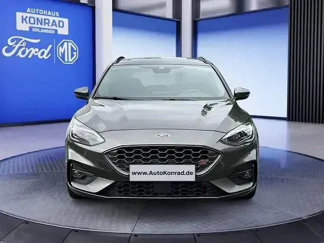 Begagnad Ford Focus ST 280 HK (205 kW) 2021 Grå Kombi