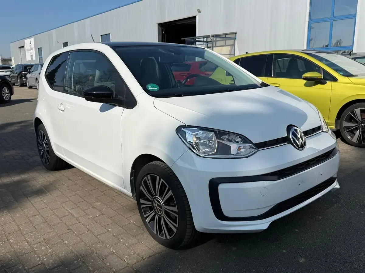 Usado VW up! Style 65 CV (47 kW) 2021 Blanco Utilitario
