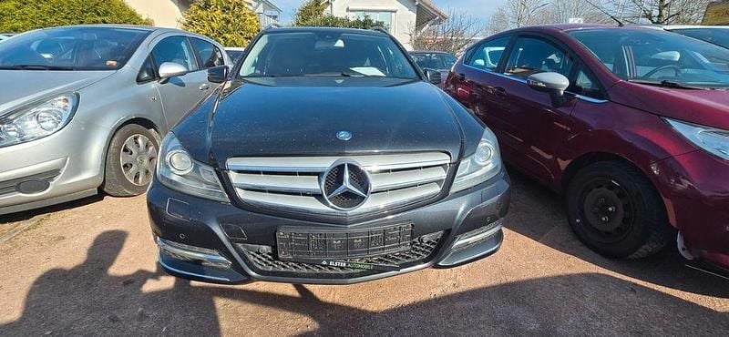 Gebraucht Mercedes C250 204 PS (150 kW) 2011 Schwarz Kombi