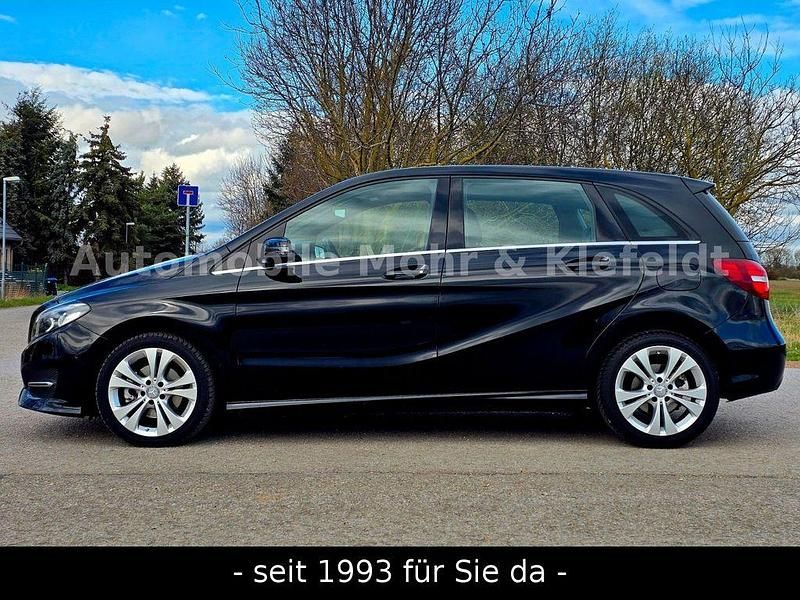 Gebraucht Mercedes B180 122 PS (89 kW) 2016 Schwarz Van / Kleinbus