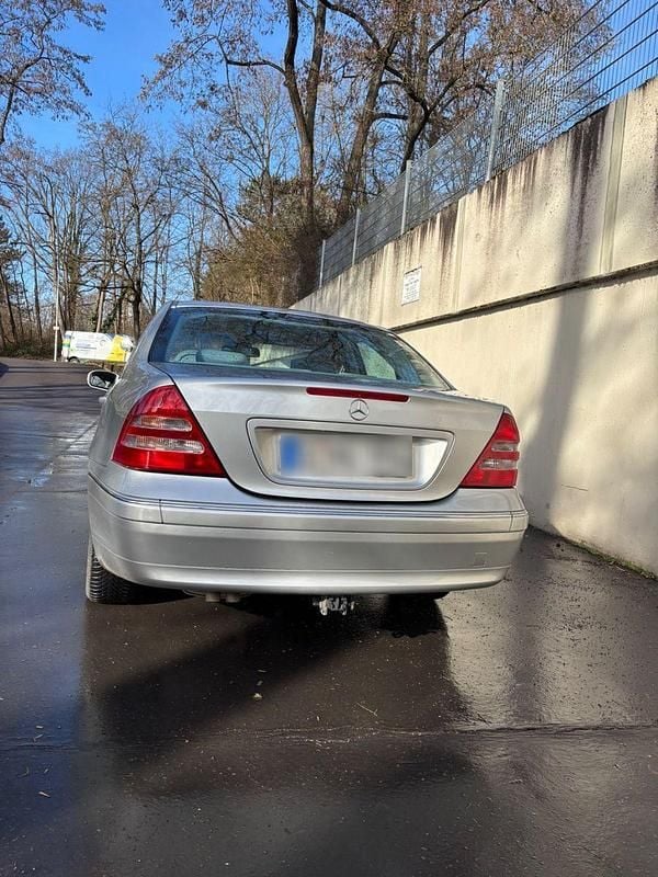 Gebraucht Mercedes C200 Classic 163 PS (119 kW) 2000 Silber Limousine
