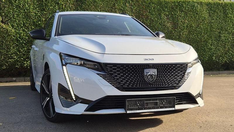 Weiß Gebraucht 2024 Peugeot 308 GT Kombi | 25.600 € (Guter Preis) - Bild 1/4