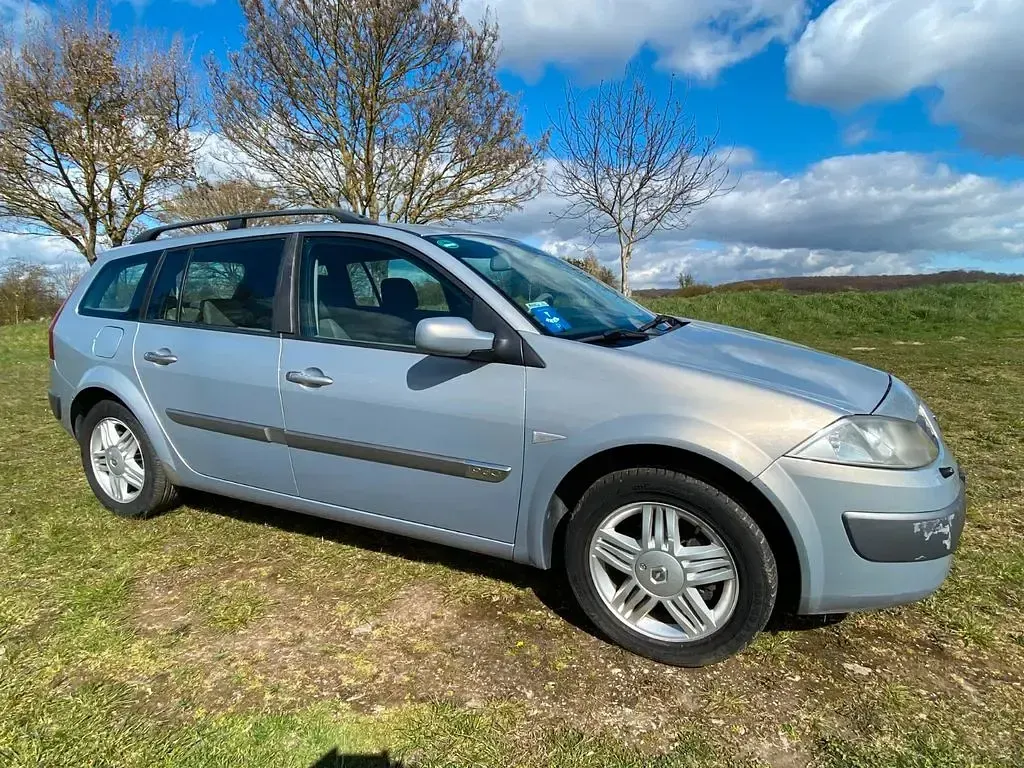 Gebraucht Renault Mégane Privilege 120 PS (88 kW) 2005 Silber Limousine