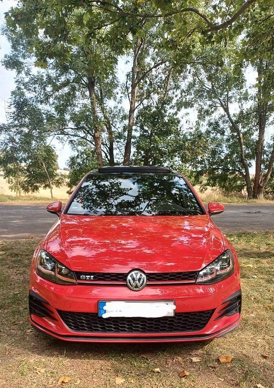 Rot Gebraucht 2017 VW Golf VII GTI Limousine | 19.900 € (Fairer Preis) - Bild 1/4