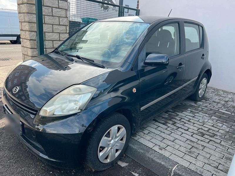 Schwarz Gebraucht 2005 Daihatsu Sirion Kleinwagen | 400 € (Superpreis) - Bild 1/4